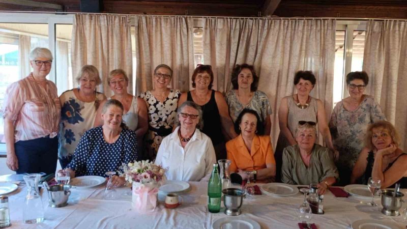 Pola stoljeća nakon mature učenice Upravno-birotehničke škole vratile su se u najljepše životno doba