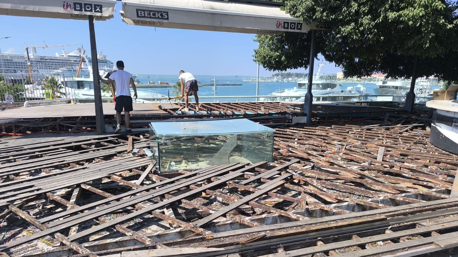 KONAČNO Uklanja se štekat poznatog kluba na Obali kneza Domagoja!