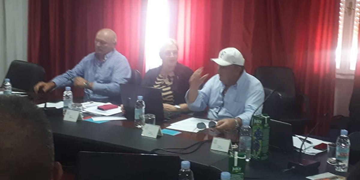 SKORO DOŠLI NA PARTIZANE I USTAŠE: Sjednica Gradskog vijeća napokon je završila, nakon 15 sati provedenih u vijećnici Škorić i Kotur imali su volje za ideološku raspravu