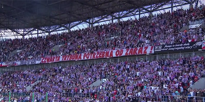 VIDEO: Na razglasu uoči utakmice Gornik Zabrze - Arka Gdynia puštena pjesma 'Kada umren umotan u bilo' 