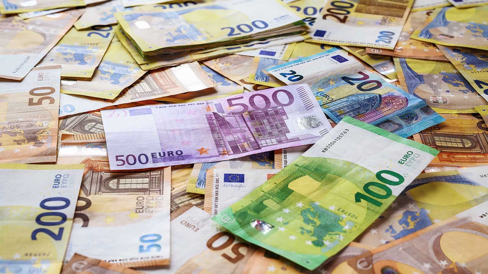 Lažnim porukama banke građani u Dalmaciji oštećeni za 8 tisuća eura