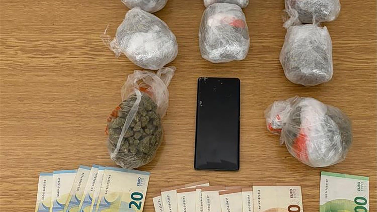 Šibenska policija uhitila mladića kojeg dobro poznaju: Ovaj put je imao gotovo pola kila marihuane