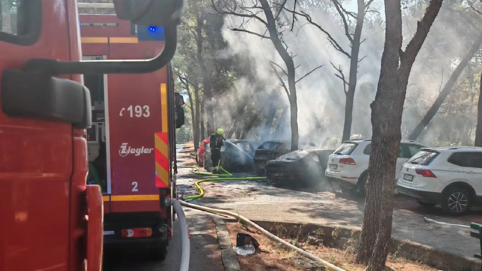 OBAVLJEN OČEVID Policija objavila informacije o požaru na parkiralištu u Segetu Donjem