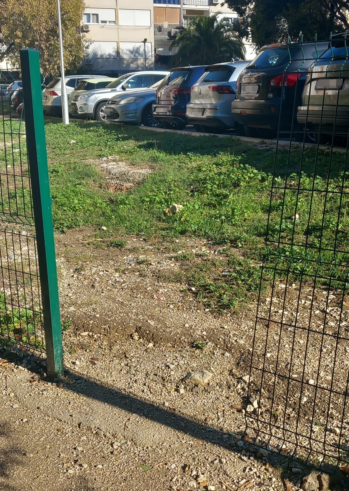 FOTO UBOD Pseći park na Plokitama mjesecima bez vrata