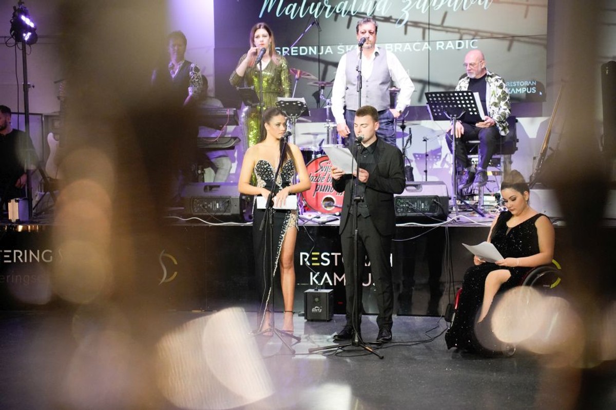 Maturalna večer Srednja škola Braća Radić | foto: Proelkom studio