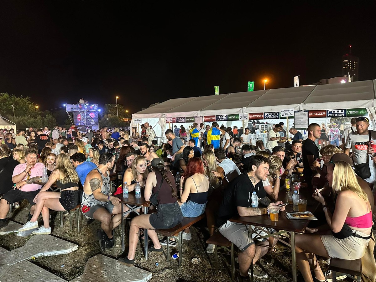 FOTO/VIDEO: ZADNJA VEČER ULTRE Spektakularna završnica u Parku mladeži