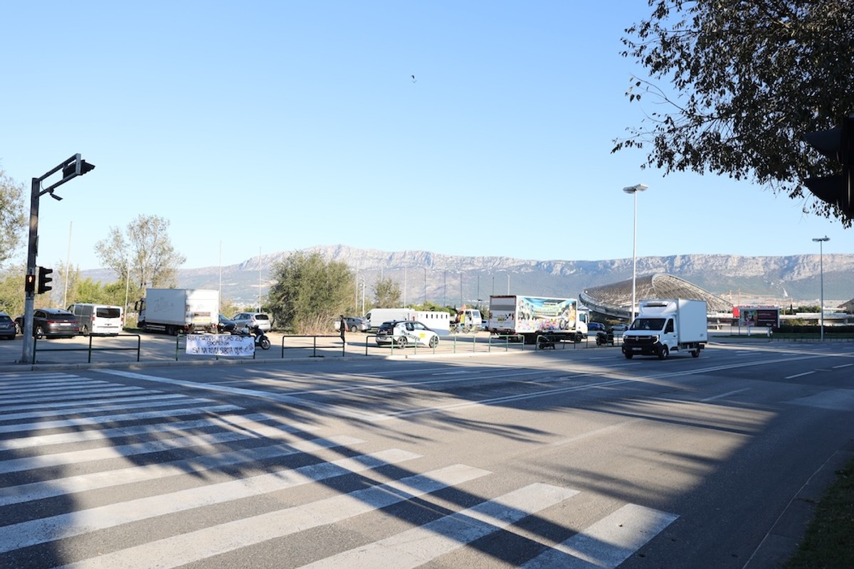 Transparentom na Poljudu Torcida poziva na prosvjed