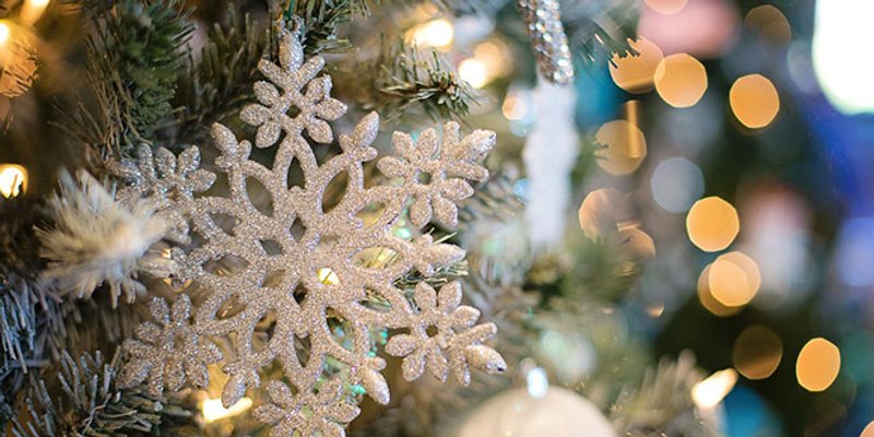 LAMPICE, SVIJEĆE, PRSKALICE Ravnateljstvo civilne zaštite poziva na oprez tijekom nadolazećih blagdana