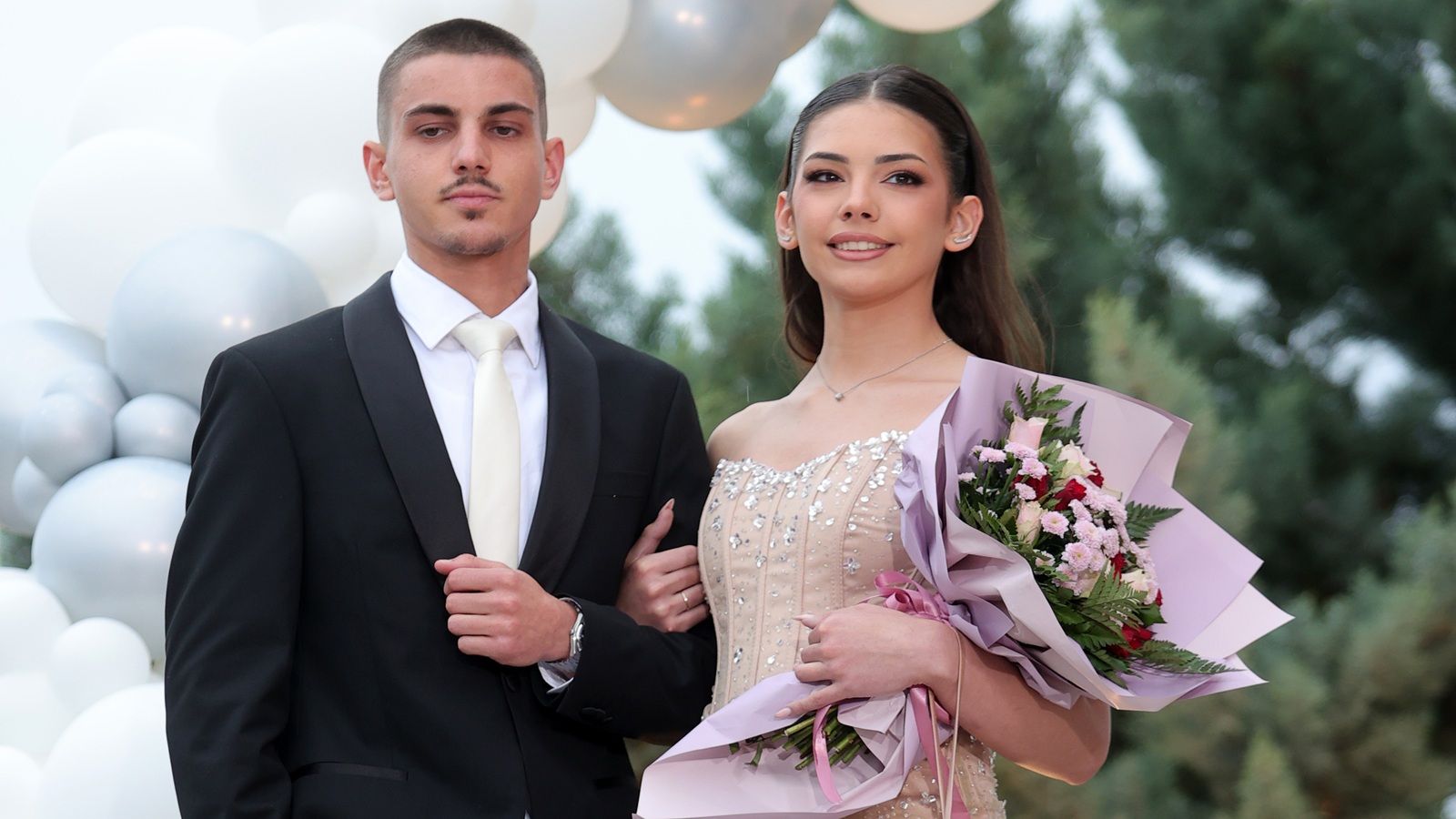 FOTOGALERIJA: Maturalna zabava kninskih maturanata
