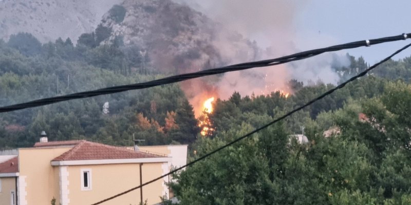 VIDEO: GORI U SOLINU Vatrogasci upravo izlaze na teren