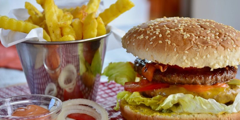 ZABORAVITE KUPOVNE Domaći umak koji će svaki hamburger podići na novu razinu