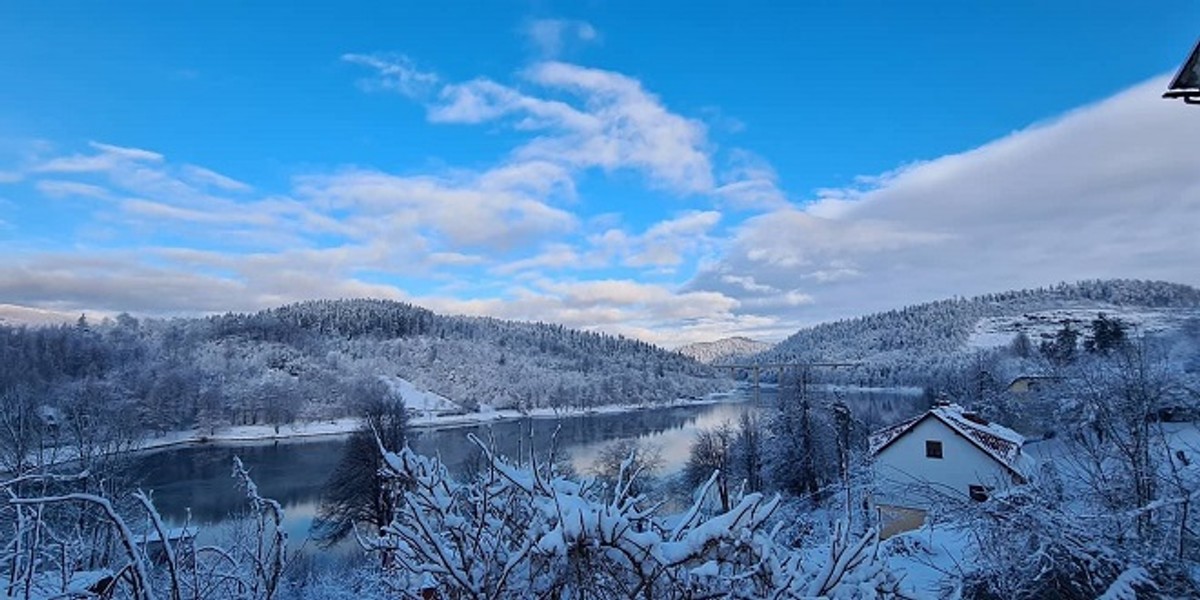 PRIRODNE LJEPOTE I BOGAT PROGRAM Bajkovit Advent u Fužinama