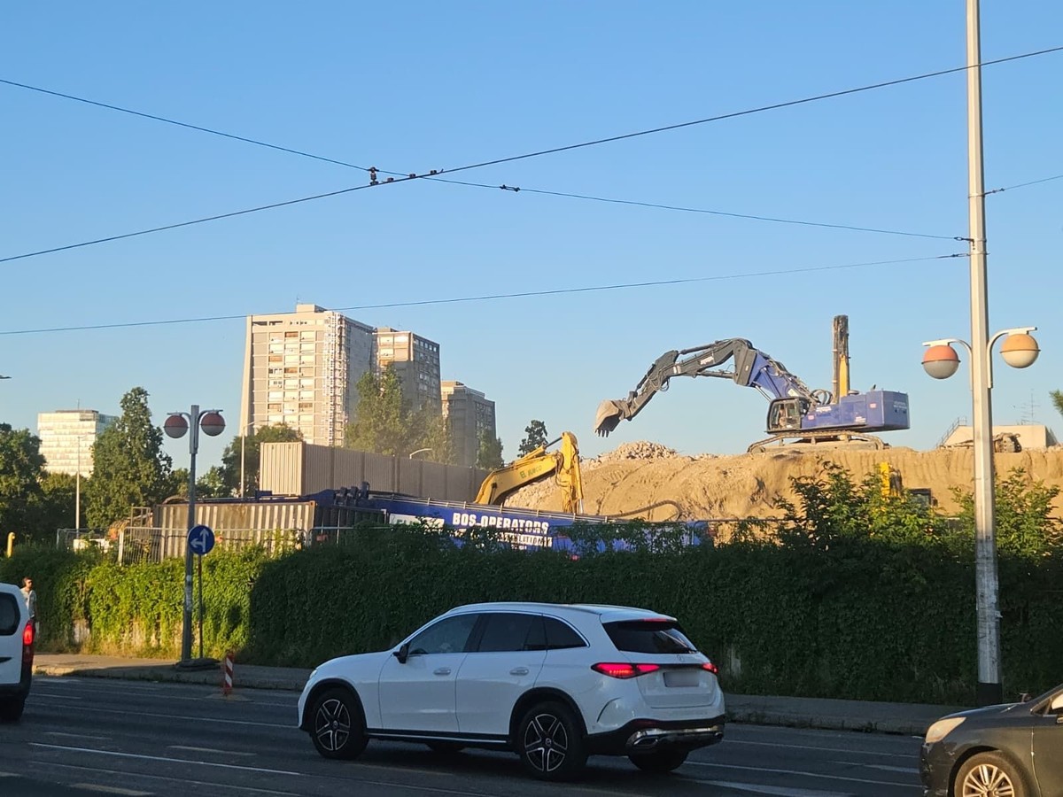 FOTOGALERIJA Vjesnikov neboder gotovo u potpunosti uklonjen