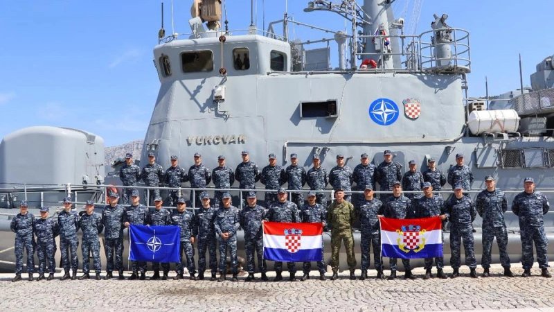 FOTOGALERIJA Iz Splita isplovili u operaciju NATO-a, pogledajte ispraćaj