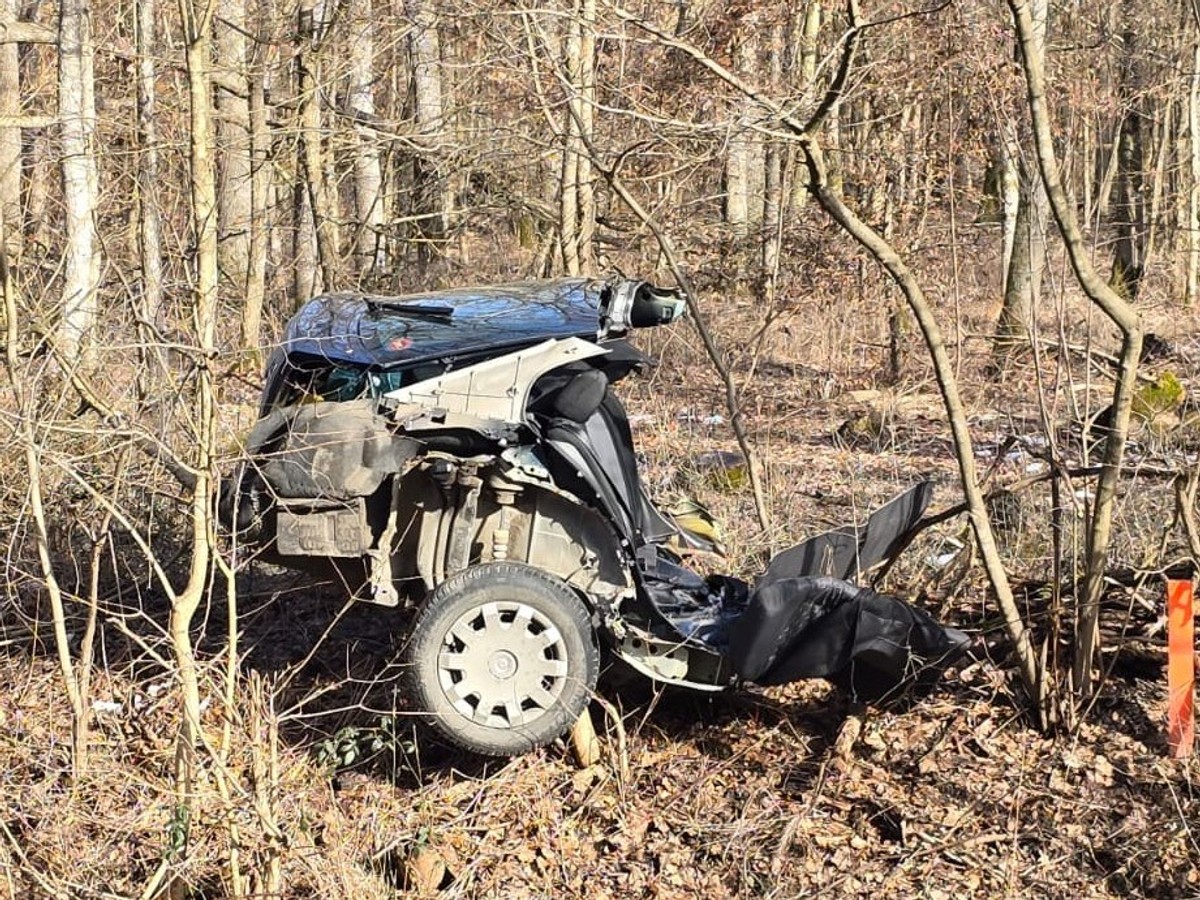 Policija objavila fotografije s mjesta nesreće u istočnoj Hrvatskoj u kojoj je šest osoba ozlijeđeno