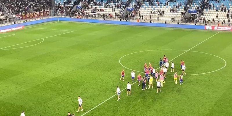 VIDEO: Pogledajte kako su igrači Hajduka pozdravili navijače, prvi put su to tako napravili