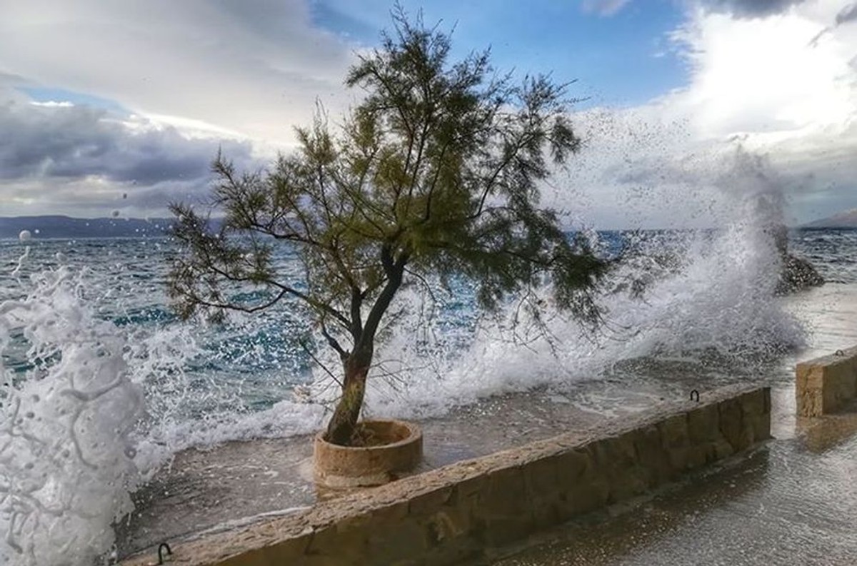Brela valovi | Foto: Dragan Bekavac Ivandić