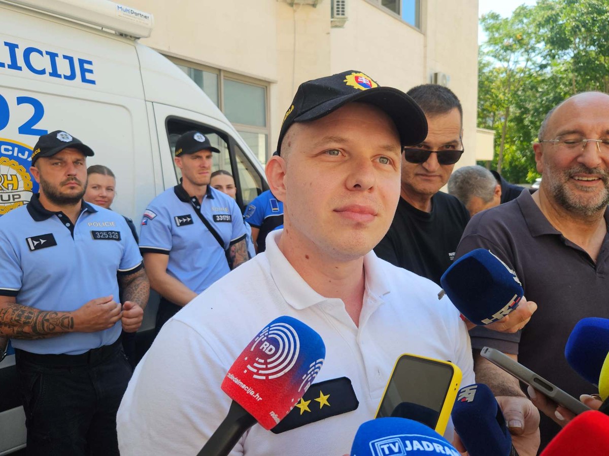 Strani policajci ponovno stigli u Split, slovački službenik nasmijao novinare: 'Nego šta'