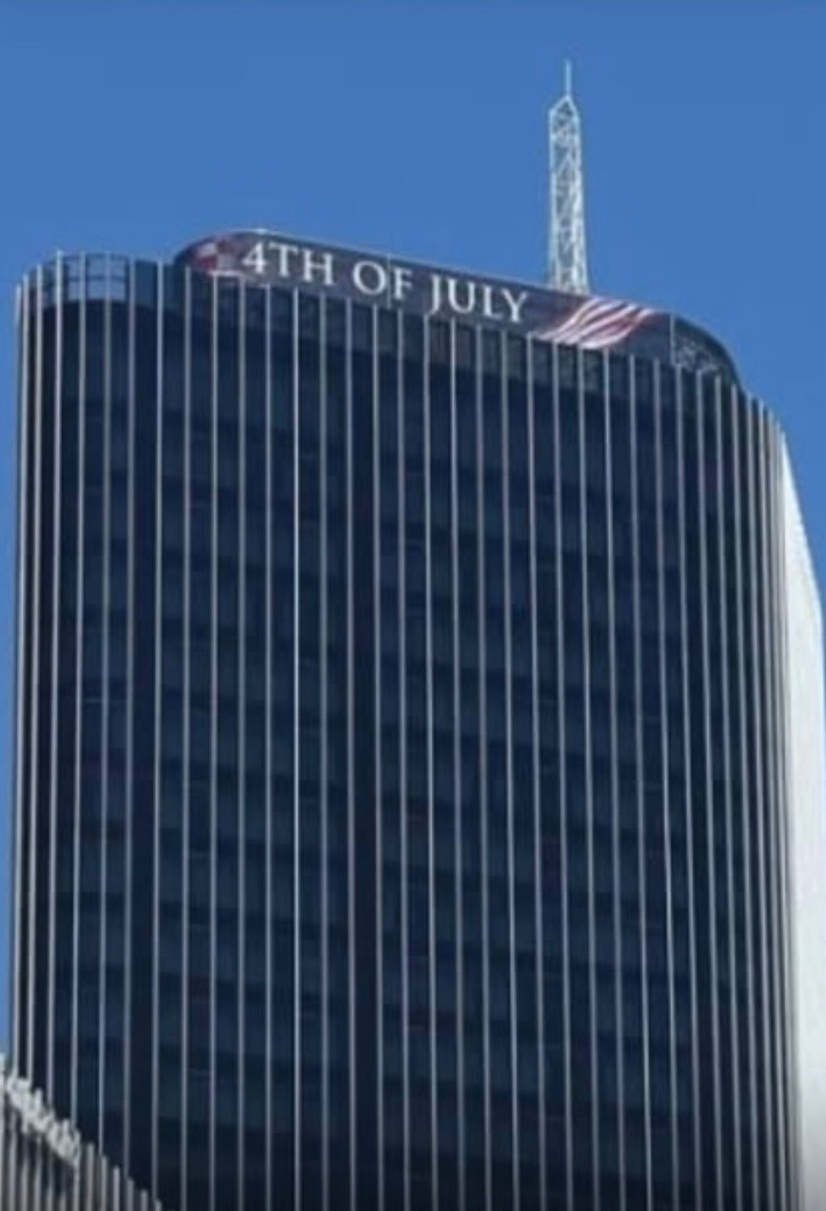 Zanimljiva gesta na Dalmatia Toweru uoči američkog Dana nezavisnosti
