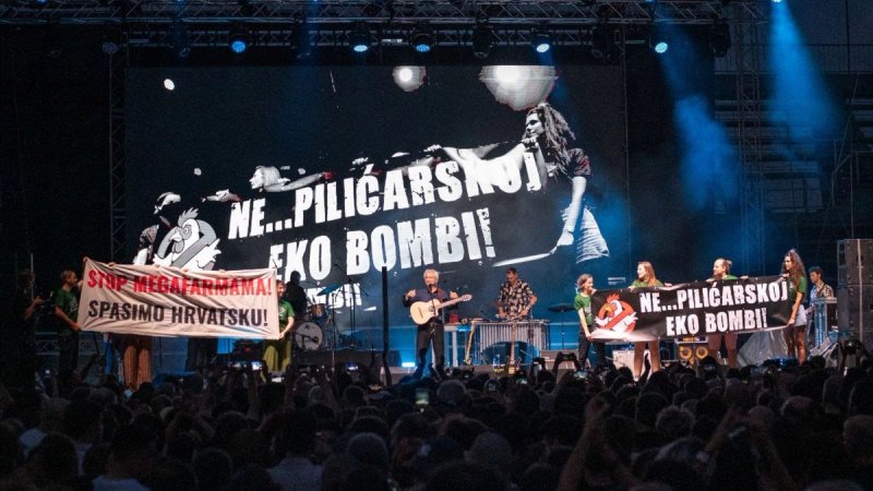 VIDEO Aktivisti 'upali' na Rundekov koncert, provjerite kako je on reagirao
