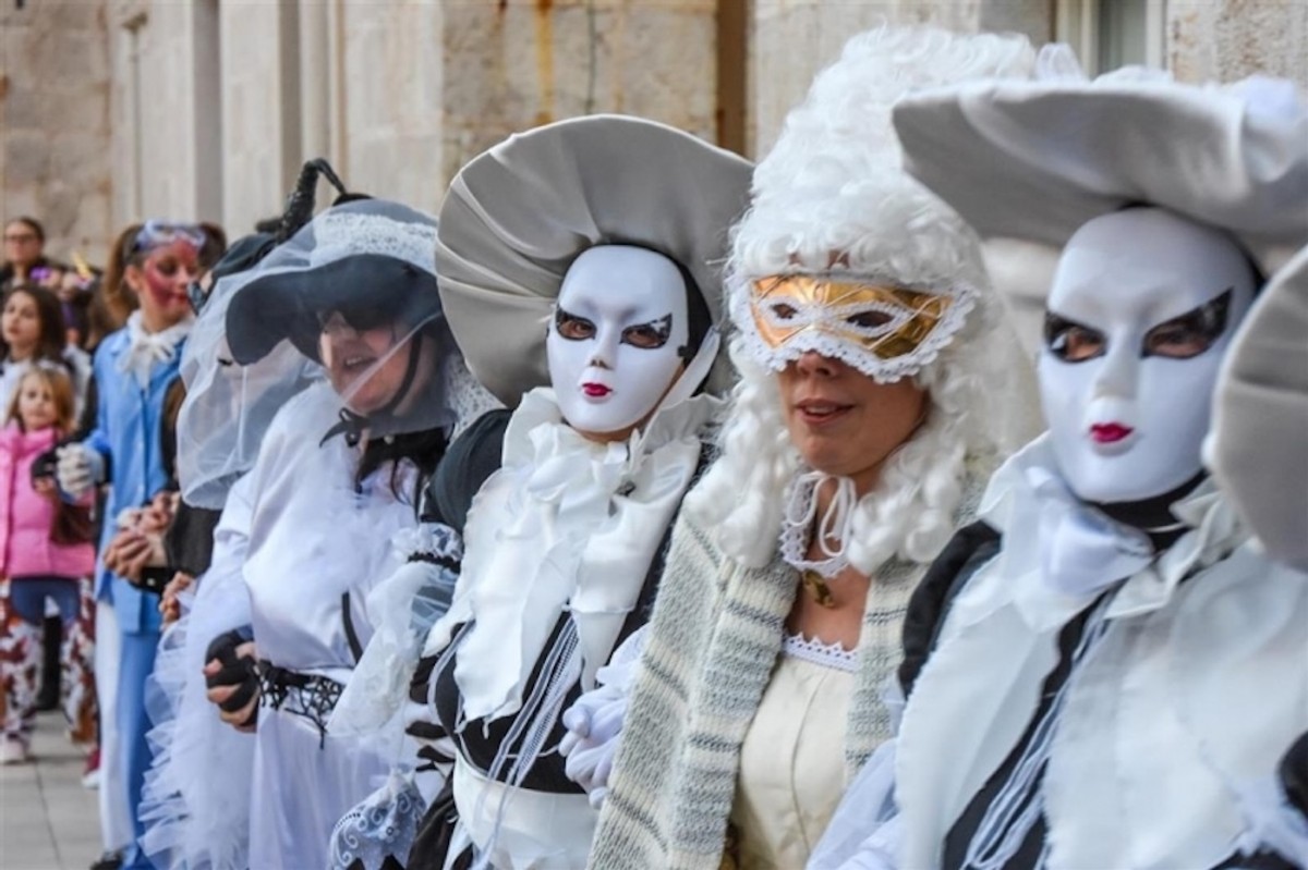 Paški zimski karneval