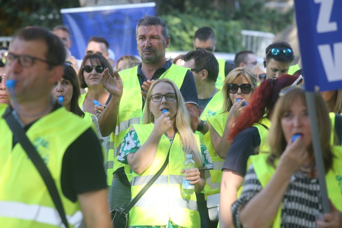 Prosvjed radnika HT-a | foto: Veljko Martinović