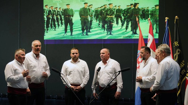 EMOTIVNO NA OBLJETNICI 114. BRIGADE: 'Čuvajte se, družite se, sve drugo je prolazno. Bili ste spremni 1991. znam da biste bili i danas!'