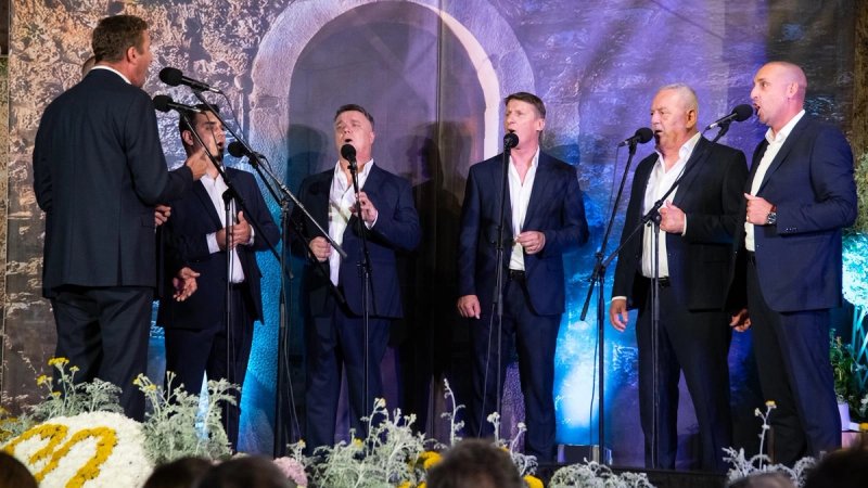 FOTO Trijumf slavnih autora: Blaženko Juračić s Bošketom i Dušan Šarac s klapom Intrade utisnuli pobjednički pečat velikoj omiškoj večeri