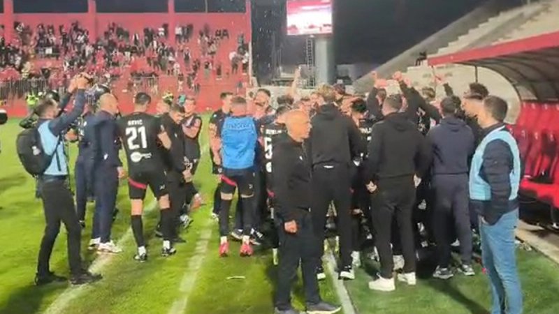 VIDEO: Igrači Zrinjskog zapjevali veležovcima: 'Livada je uvijek livada'