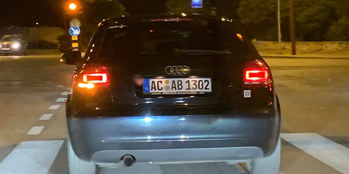 ZANIMLJIVA REGISTRACIJA NA SPLITSKIM ULICAMA Baš nas zanima kako će policajci reagirati ako ga zaustave...