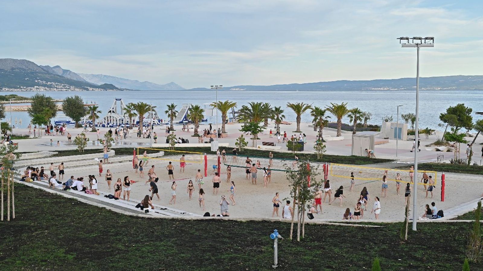 DALMACIJA U TOPLINSKOM VALU Temperatura zraka raste do 32 °C