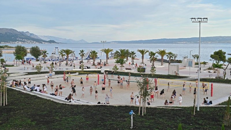 DALMACIJA U TOPLINSKOM VALU Temperatura zraka raste do 32 °C