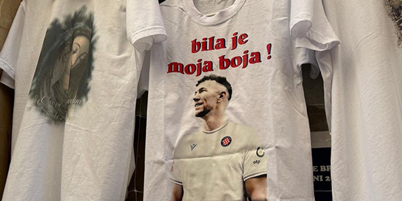 KRAJ GOSPINOG LIKA: Majice s likom Perišića izložene u Sinju