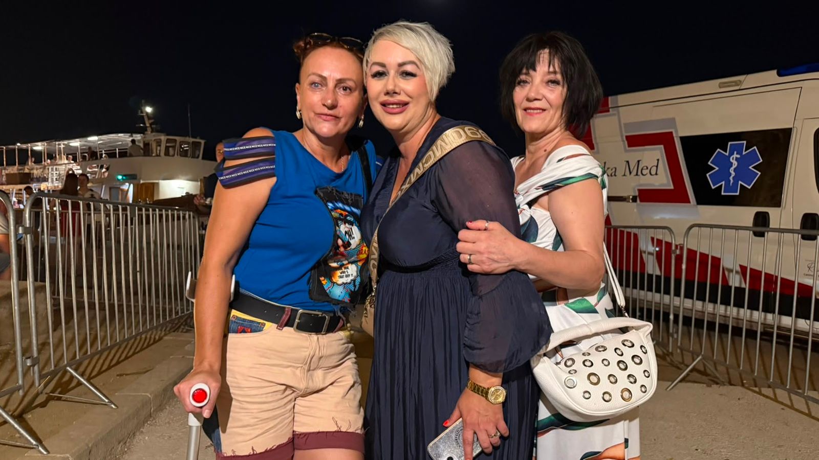PUBLIKA O BAJAGI Na koncert stigla i na štakama: 'Ako može roda, mogu i ja'