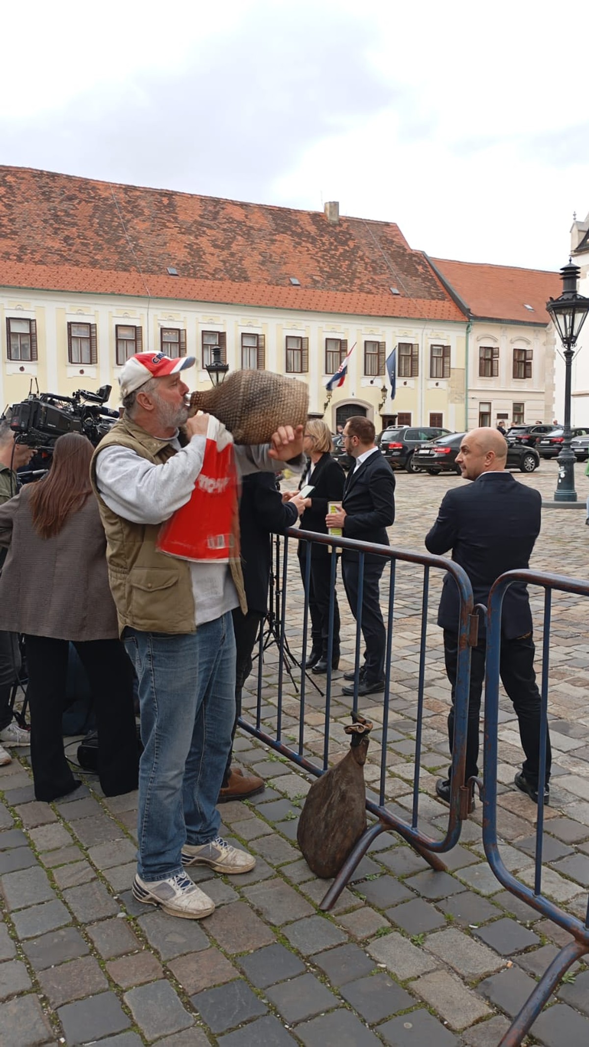 VIDEO Enio Meštrović Ričard predao dvije liste