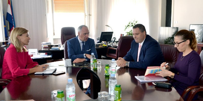 Krstulović Opara direktoru HTZ-a: Špica sezone preopterećuje infrastrukturu, Split treba dobivati više od turizma