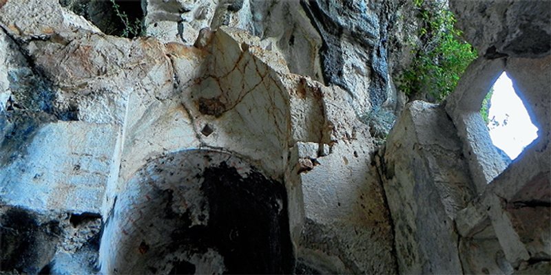 Monaški je život na Braču začet veoma rano, pustinjaci su tražili mir u špiljama