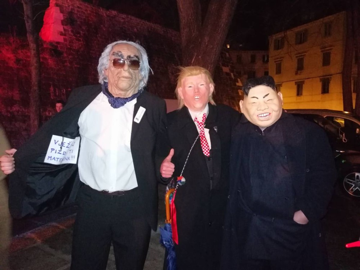 UŽIVO SPLITSKE MAŠKARE: Krnje u Splitu nije spaljen nego 'ispečen' u znak prosvjeda zbog sve učestalijeg paljenja lutaka živih osoba