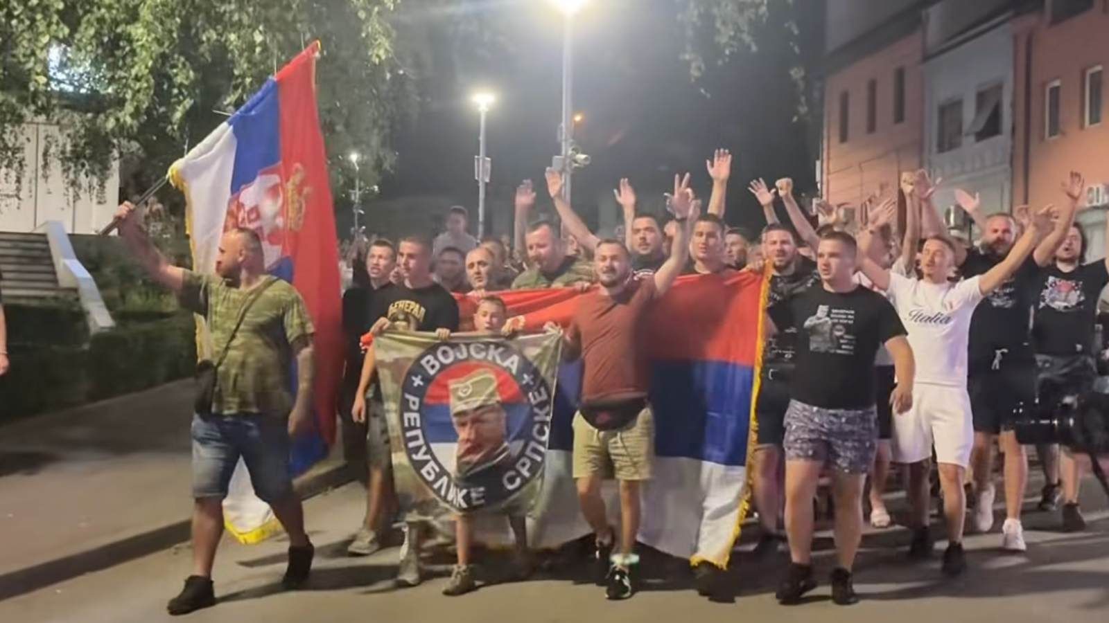 VIDEO Nakon smrti Ratka Mladića scene iz Zvornika izazvale su bijes: 'Ovo je grad masovnih grobnica mog naroda'