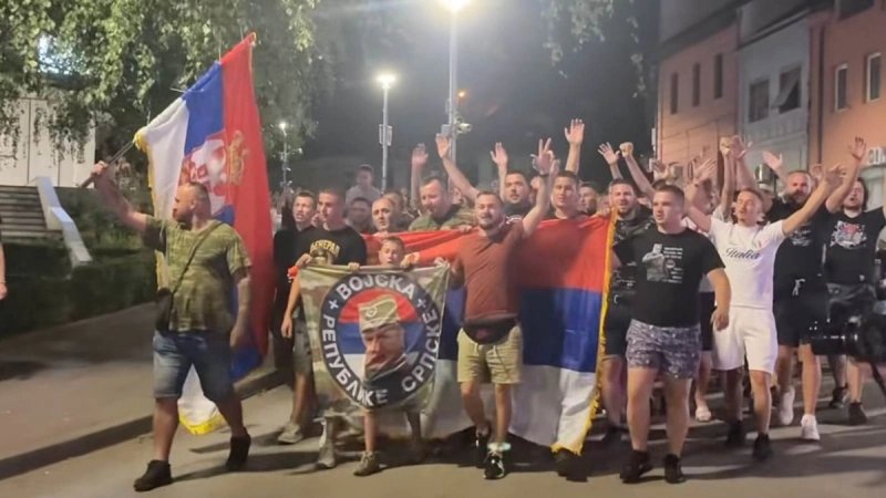 VIDEO Nakon smrti Ratka Mladića scene iz Zvornika izazvale su bijes: 'Ovo je grad masovnih grobnica mog naroda'