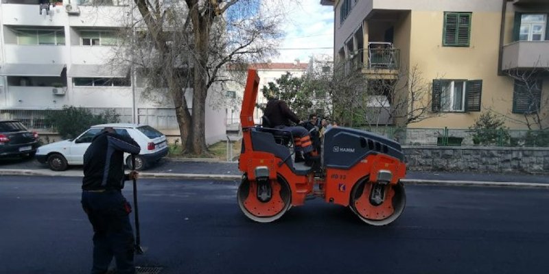 U Vukšiću kraj Benkovca asfaltirana samo cesta koja vodi do kuće utjecajnog HDZ-ovca
