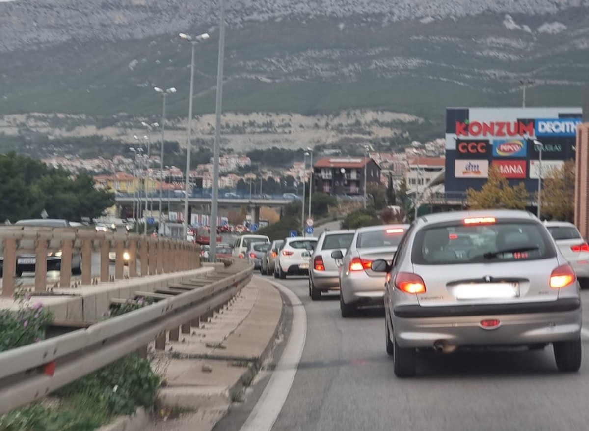 VIDEO Splićani požurili na utakmicu, neviđene gužve na izlazu iz grada