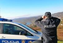 Policija kod Topuskog uhvatila dvojicu krijumčara migranata