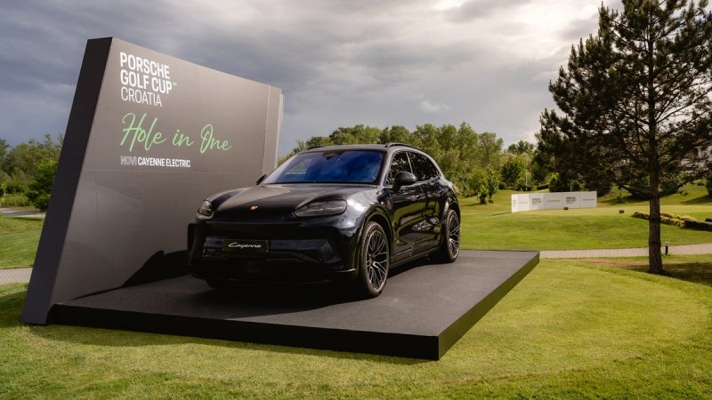 Dva svijeta i jedan automobil Porsche Cayenne Electric 
