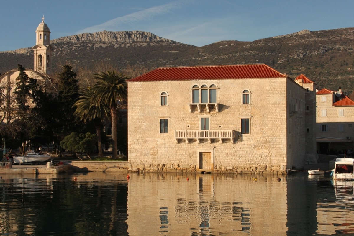 Povijest Kaštela: Trogirski i splitski plemići digli su dvadesetak utvrda kako bi zaštitili težake i ljetinu