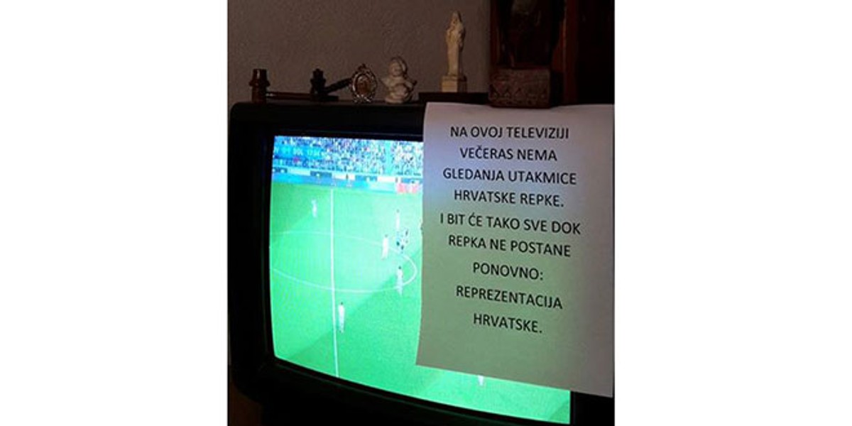 UŽIVO Kafić 'Mali gusar' u Omišu časti sve koji su došli ne gledati utakmicu