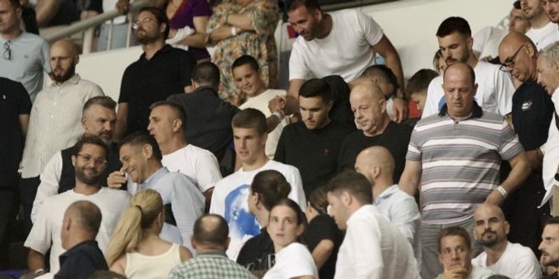 Luka Vušković na Poljudu u majici s Livajinim likom