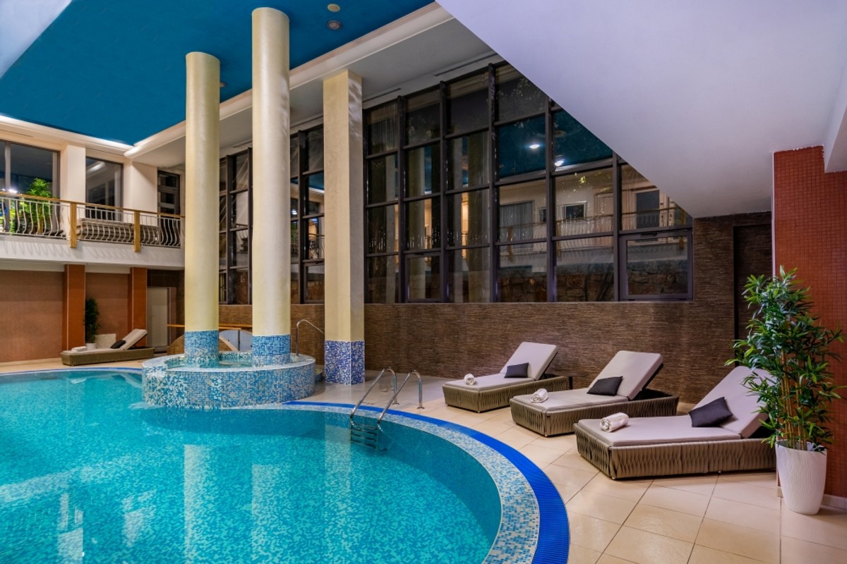 Ovih blagdana poklonite zdravlje i ljepotu sebi i svojim najmilijima uz Polikliniku Life u Solinu