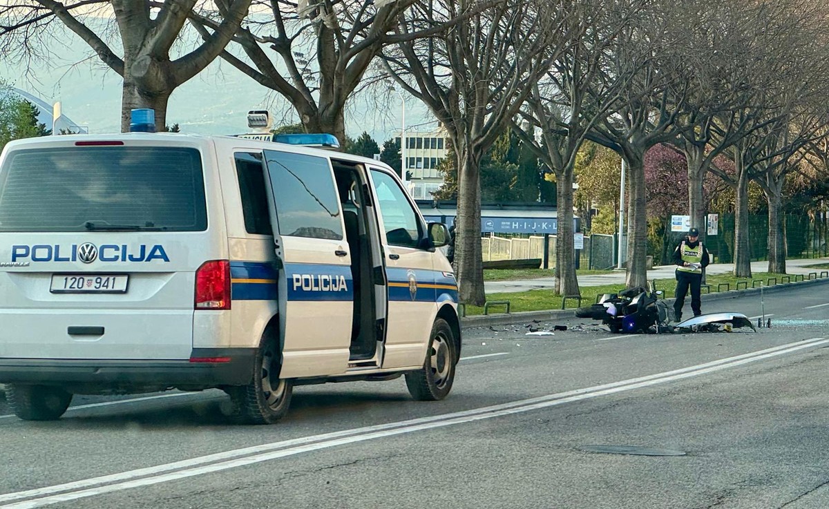 FOTO Teška prometna nesreća kraj Poljuda: Vozač motocikla prevezen u bolnicu
