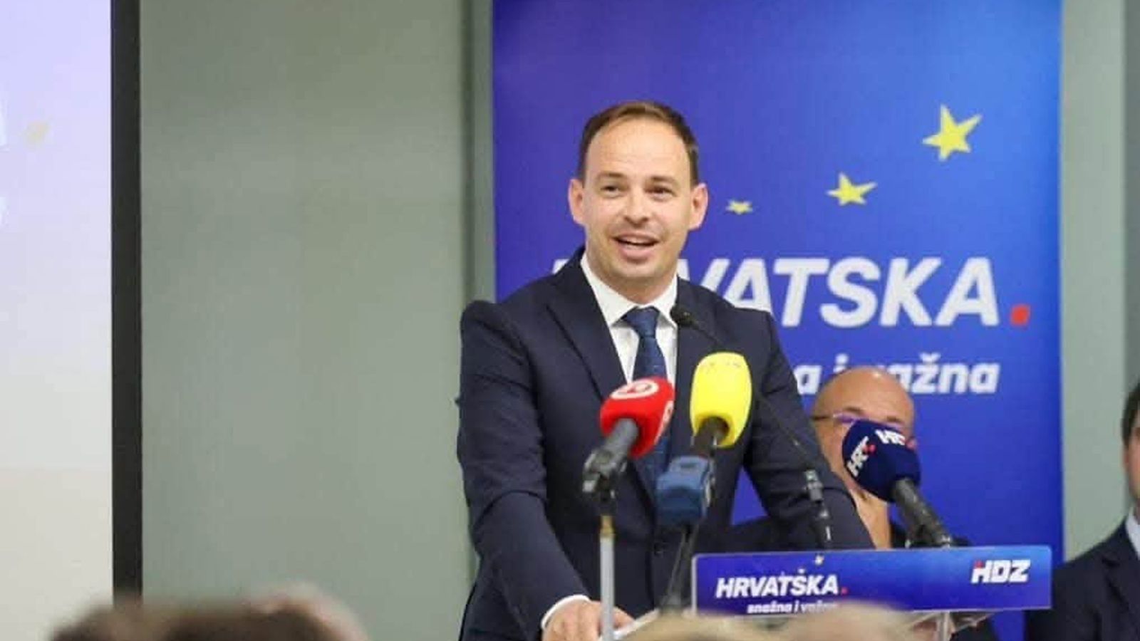 Mihanović čestitao stranačkim kolegama na rezultatima izbora za kotare i mjesne odbore